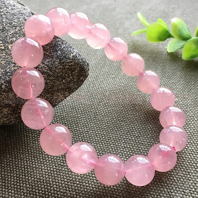 Tác dụng đá thạch anh hồng trong phong thủy có thể bạn chưa biết?