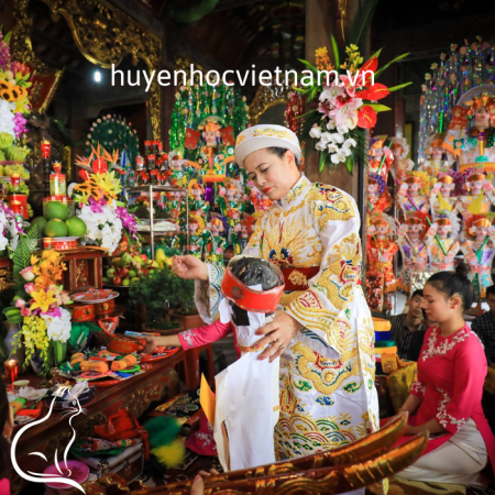 Đầu năm đi lễ Mẫu Tứ Phủ ở đâu linh thiêng?